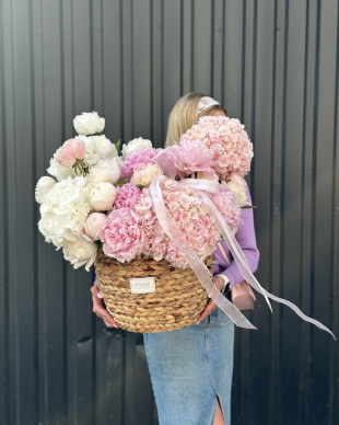 Basket with flowers "Loving heart"