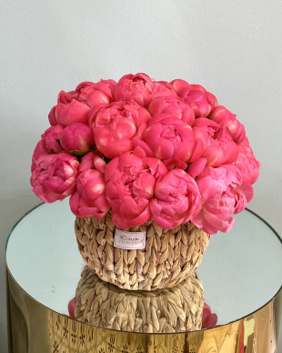 Basket with peonies Coral Charm