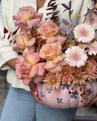 Flower arrangement in a pumpkin