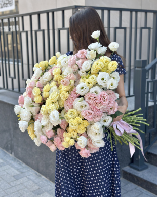 Buchet de eustoma „Suflu ușor”