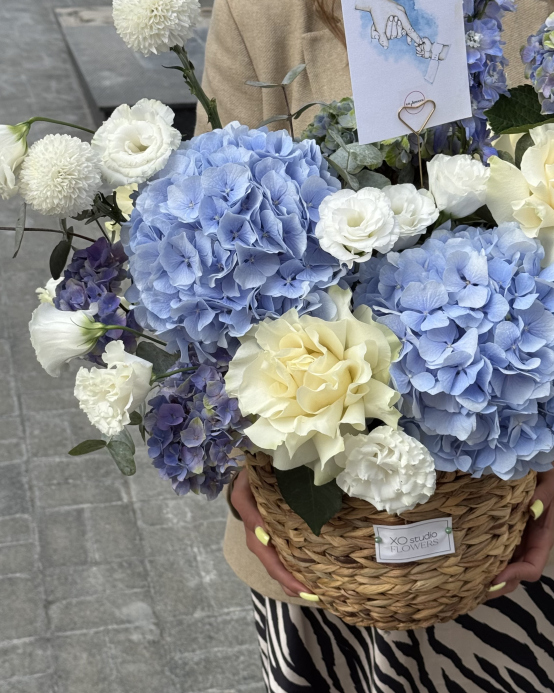 Композиция в корзине "Лагуна"