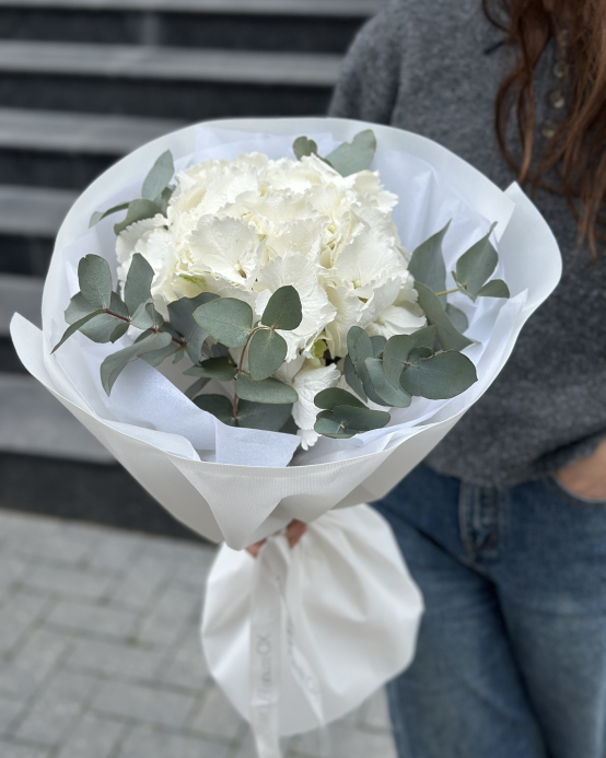 Bouquet "White hydrangea"