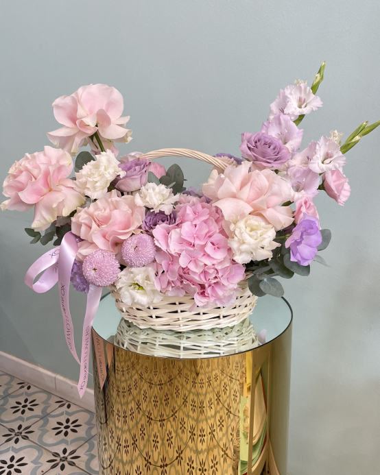 Basket with flowers "Reflection of beauty"