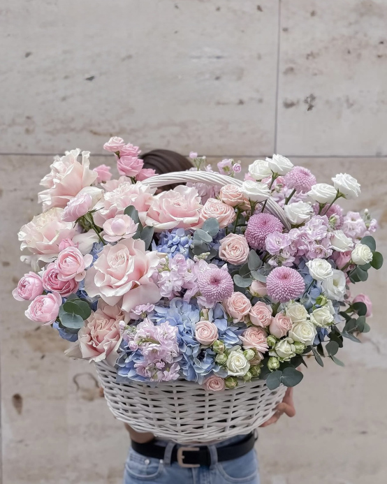 Coș cu flori „Te voi ține minte”