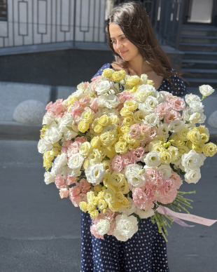 Buchet de eustoma „Suflu ușor”