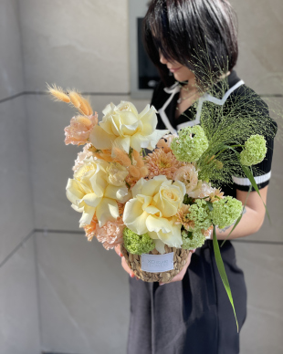 Basket with flowers "Honey sunset"