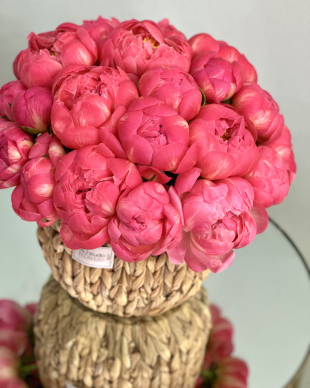 Basket with peonies Coral Charm