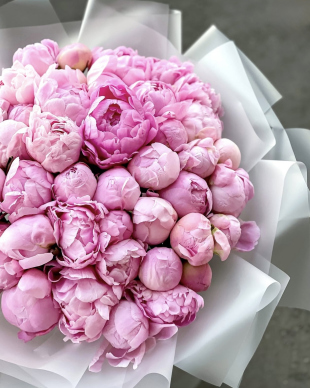 A bouquet of pink peonies