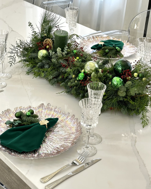 Composition for the holiday table