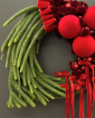 Рождественский венок "Араукария и бархат"