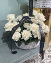 Cos funeral cu trandafiri albe
