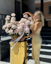 Basket with roses "Poma Rosa"