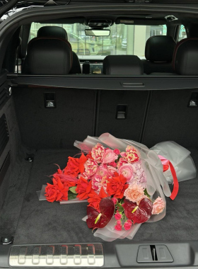 Bright joy of life with flower delivery in Chisinau