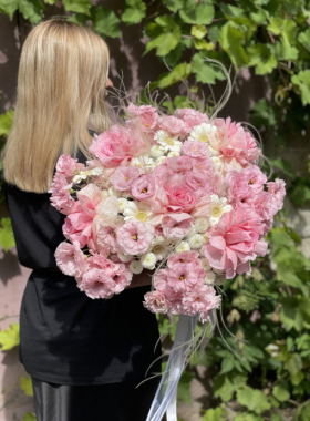 Eustoma - frumusețea rafinată și forța naturii în fiecare buchet