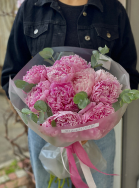 Bujori fără filtre: din experiența personală a florarilor XOstudio FLOWERS