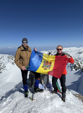 XOstudio FLOWERS at the top of the Balkans: the studio’s flag raised on Mount Musala