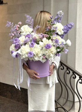Flowers in Baskets and Boxes: Choosing the Perfect Gift