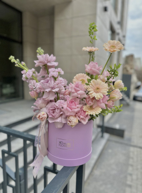 Flowers in a box: perfection in every aspect