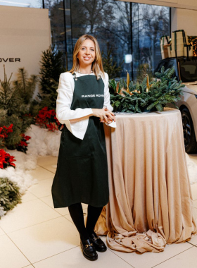 How XOstudio FLOWERS and Range Rover Create a Festive Atmosphere