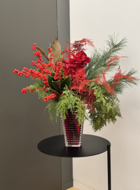 Ilex Welcomes Winter: A Living Fairytale of Winter Bouquets