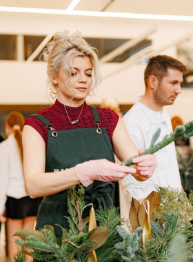 How XOstudio FLOWERS and Range Rover Create a Festive Atmosphere