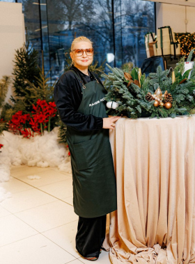 How XOstudio FLOWERS and Range Rover Create a Festive Atmosphere