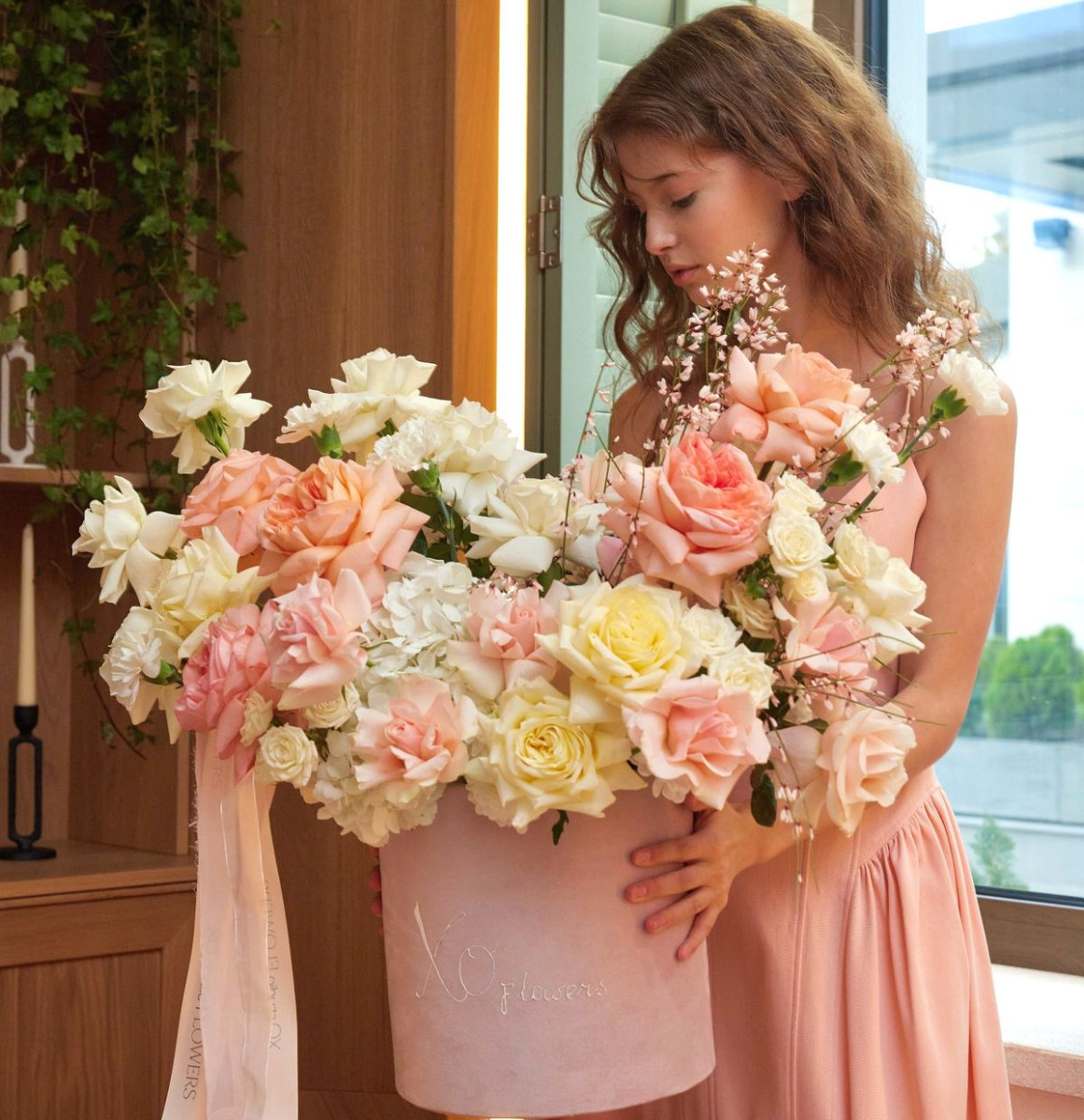 Comandați buchete luxoase de trandafiri proaspeți în Chișinău pentru orice sărbătoare.