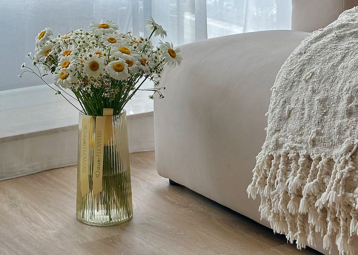 Cumpărați un buchet de flori cu tanacetum în Chișinău cu livrare.