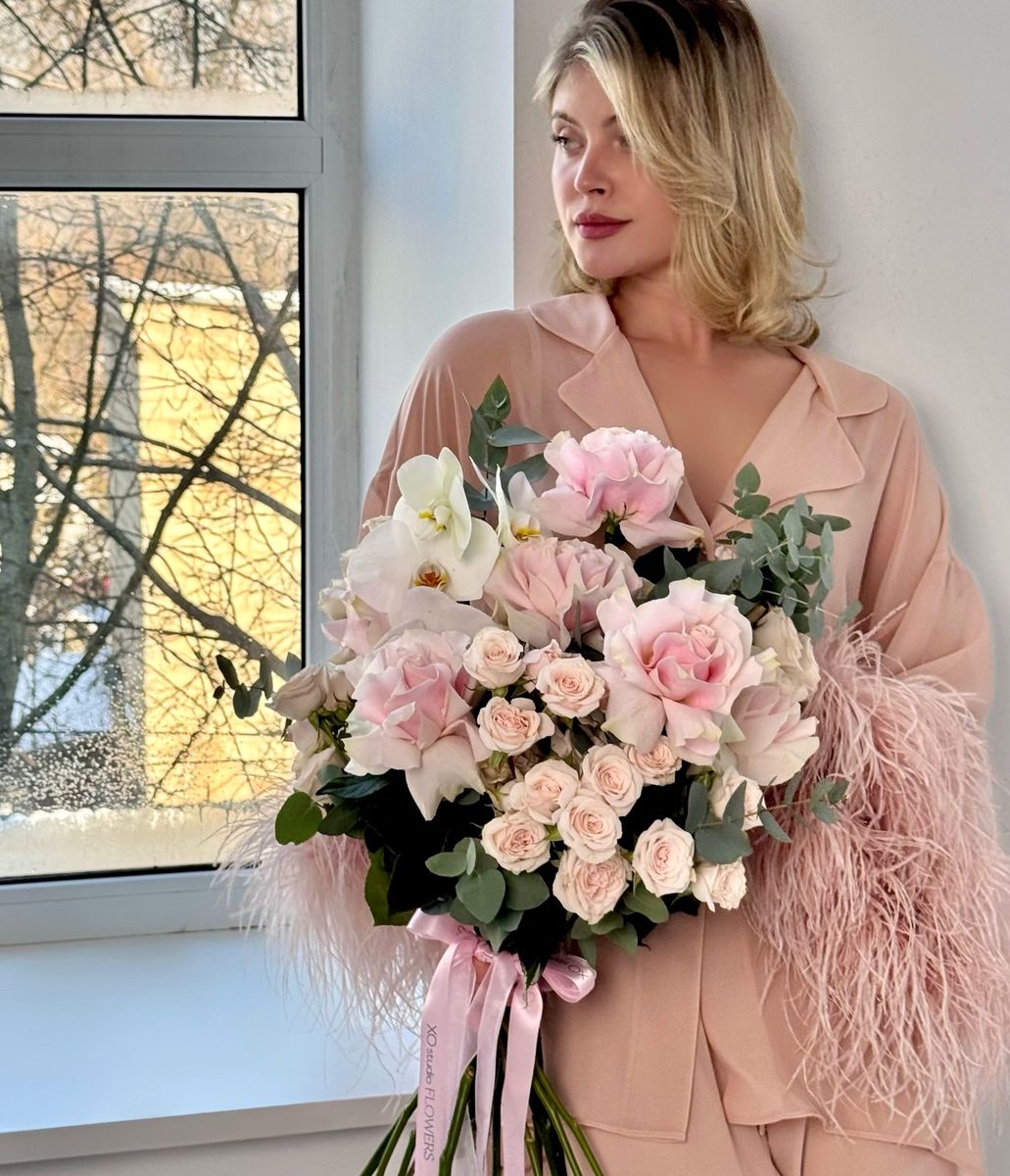 Winter bouquet in pastel colors, offer for February 14, xoflowers.md