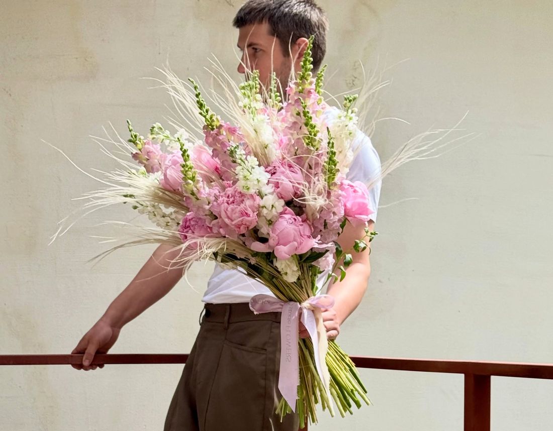 Authors' bouquets in Chisinau - a unique combination of flowers and ornamental plants.